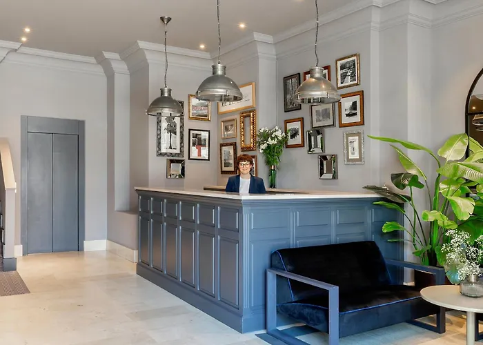 Suites Pamplona Plaza